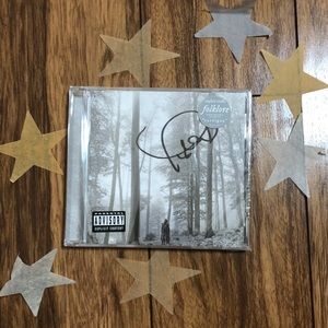 Taylor Swift signed FOLKLORE CD **AUTHENTIC**